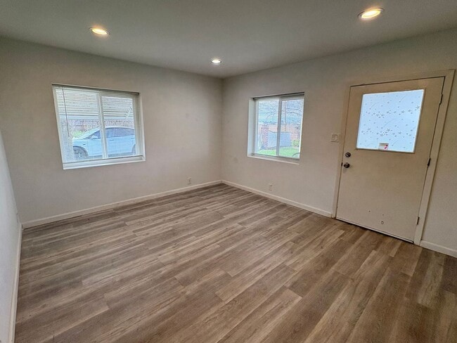 Building Photo - Country Like 2 Bedroom 2 Bath Single Story Home