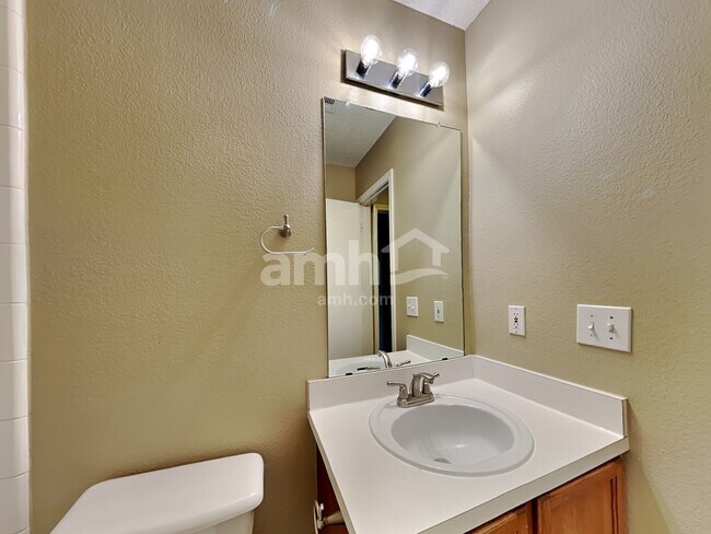 Building Photo - 1420 Mosscreek Dr