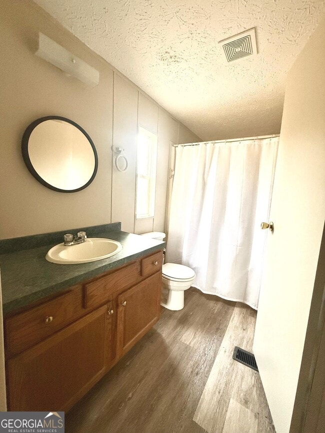 Building Photo - 110 Little River Dr