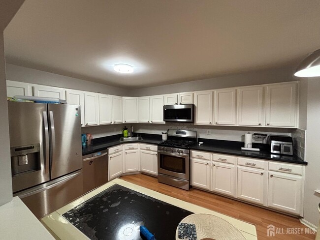 Building Photo - 162 Briarwood Dr