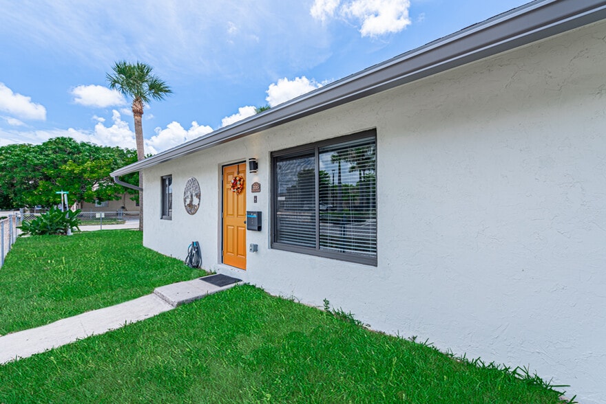 Building Photo - 2015 Wilkins Ave