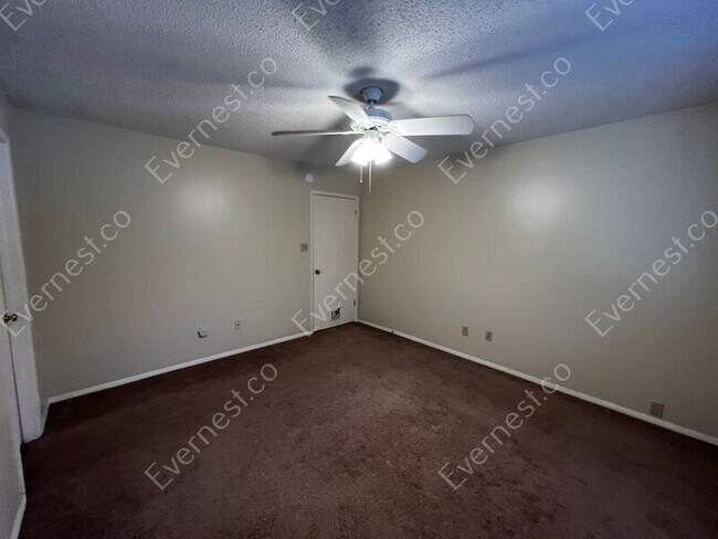 Building Photo - 604 Running Brook Rd