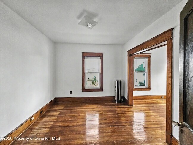 Building Photo - 852 N Rebecca Ave