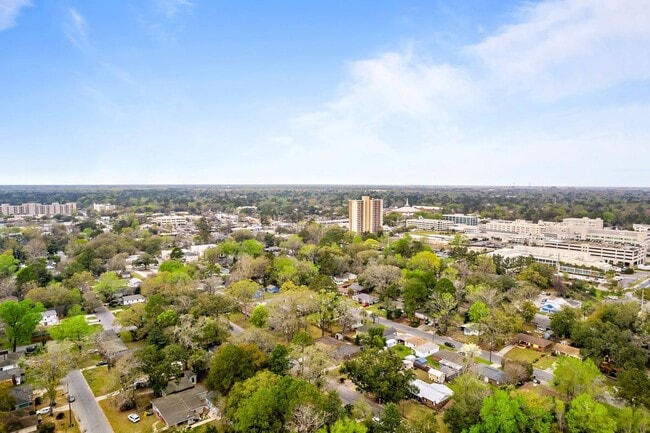 Building Photo - 1301 E 67th St