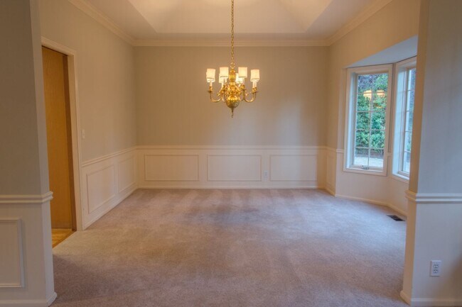 Building Photo - 5Bd/2.75Ba Mercer Island House