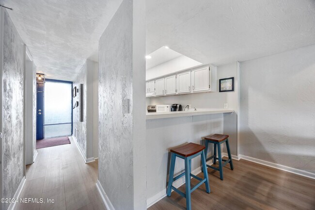 Building Photo - 5650 A1A S