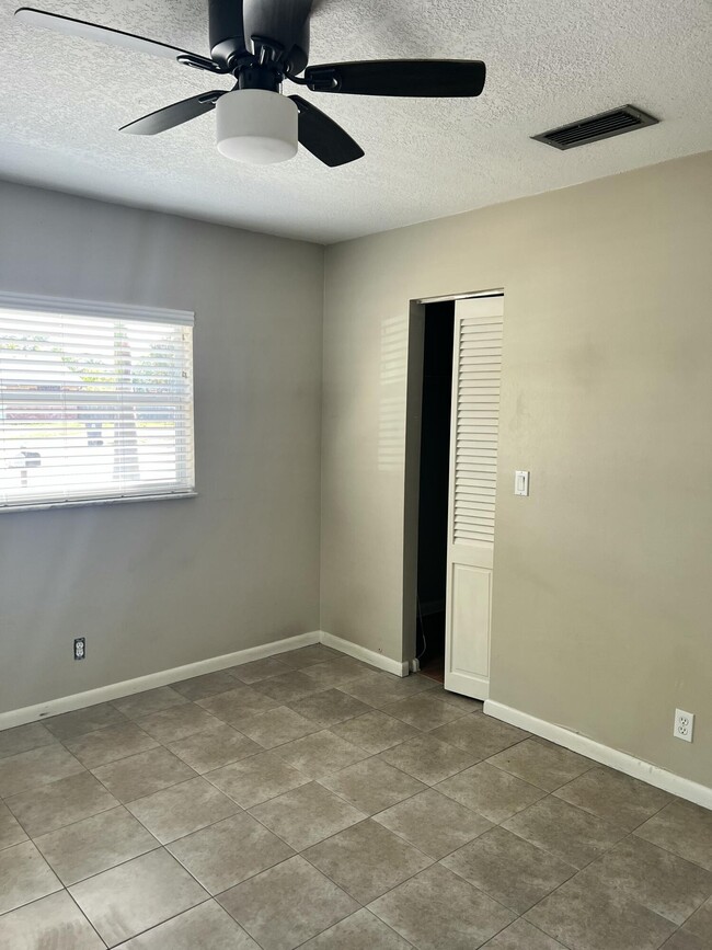 Building Photo - 3945 Chapel St