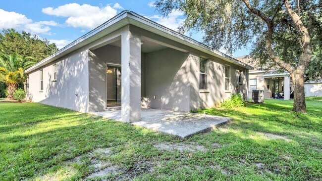Building Photo - Beautiful 3BD/2BTH Home in Colony Lakes!