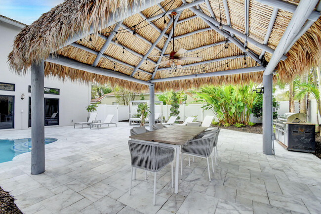 Building Photo - 6298 Sand Hills Cir