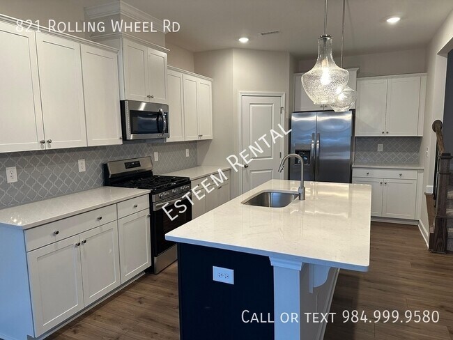 Building Photo - 821 Rolling wheel Rd