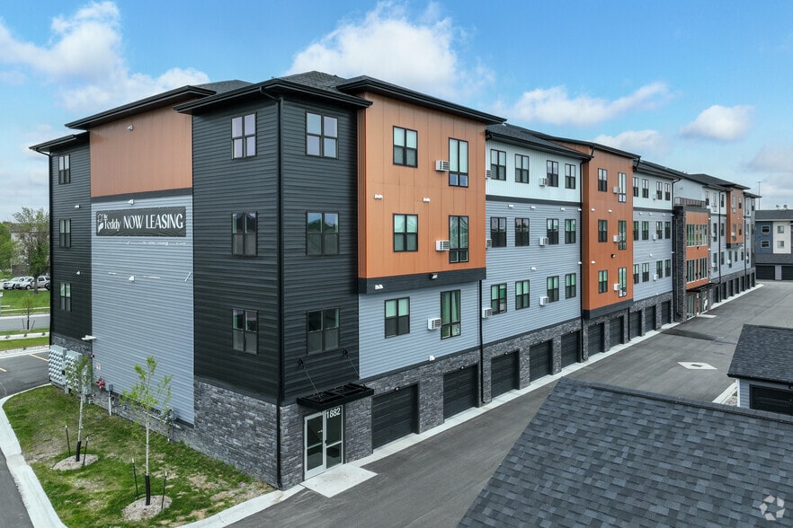 Building Photo - The Teddy