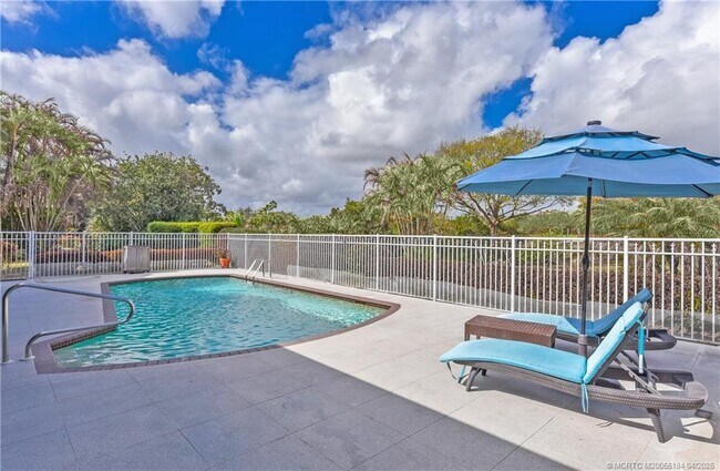 Building Photo - 4194 SW Gleneagle Cir