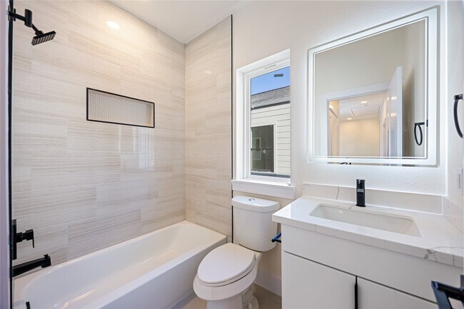 Building Photo - 7125 England St