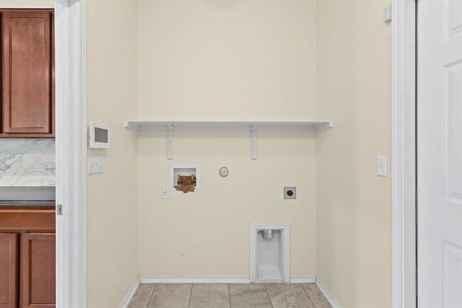 Building Photo - 14623 Bedstraw Dr