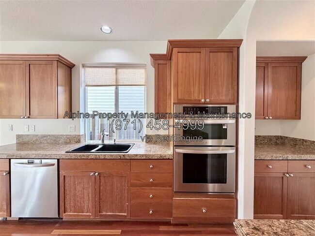 Building Photo - 4143 NW Meisner Dr