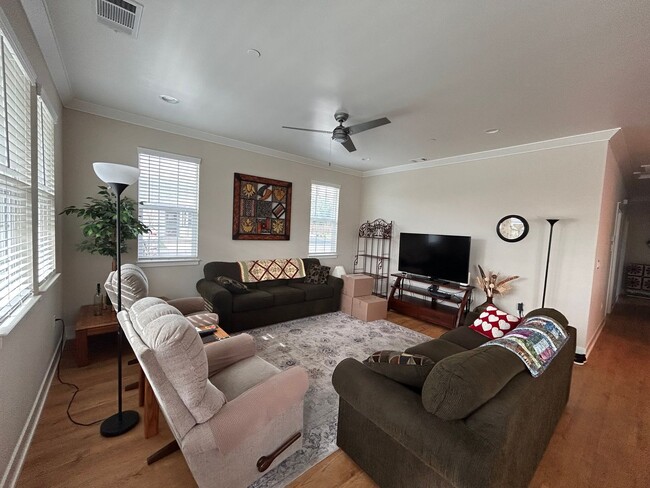 Building Photo - Fairview Village 55+ community $500 of first months rent.