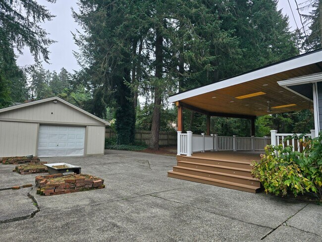 Building Photo - 12911 Gravelly Lake Dr SW