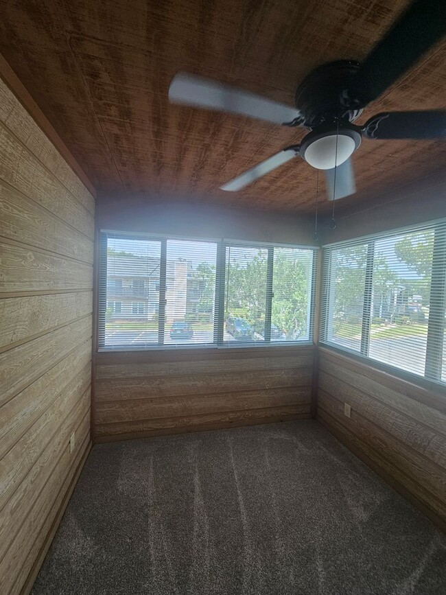 Building Photo - 526 Glenn Regis Way
