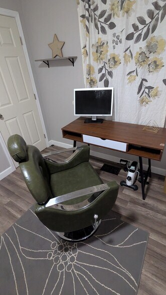 Furnished office space. - 3182 Latona Dr SW