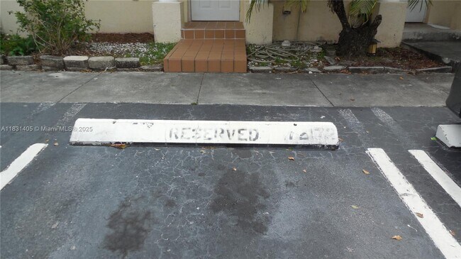 Building Photo - 14045 SW 121st Pl