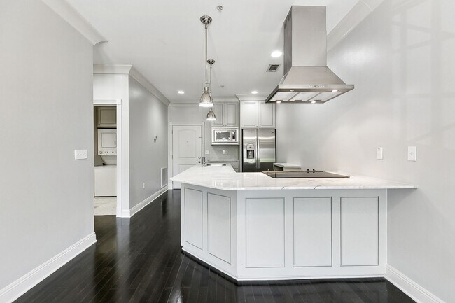 Building Photo - Perkins Palms Condominiums - 1 Bedroom Available Now