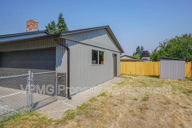 Building Photo - 10412 NE 71st St