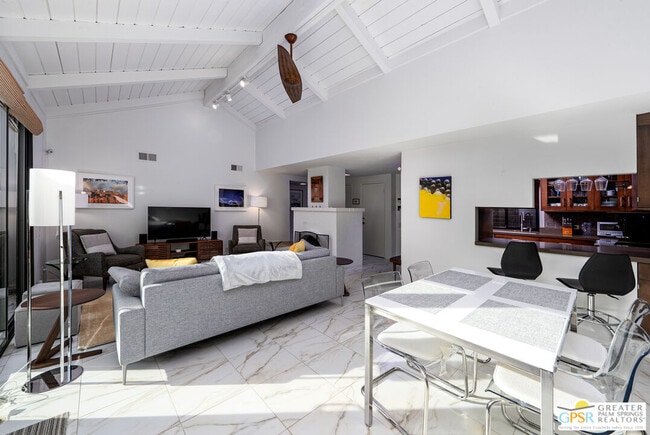 Building Photo - 4545 E 7 Lakes Dr