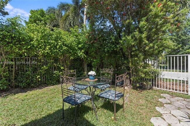 Building Photo - 1097 Allamanda Way