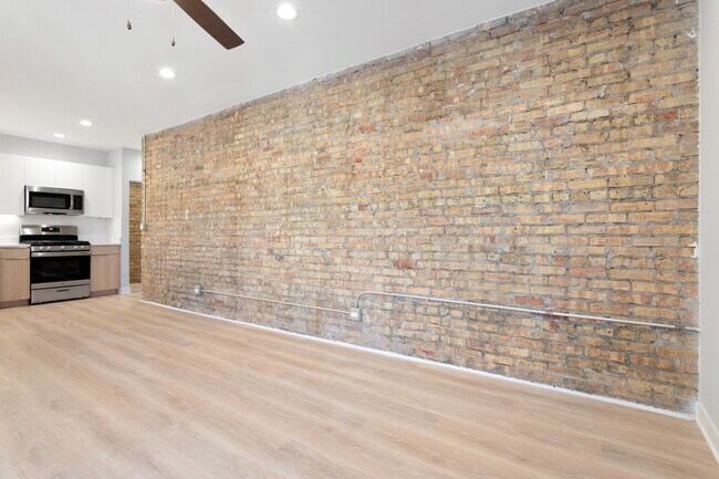 Building Photo - 7383 N Damen Ave