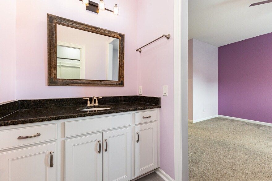 Building Photo - 6225 Majesty Ct
