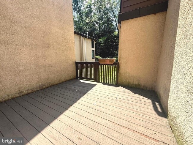 Building Photo - 514 Sayre Dr