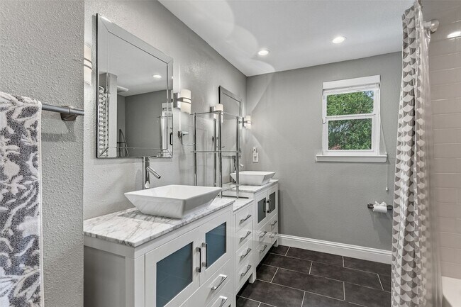 Building Photo - 13455 Mill Grove Ln
