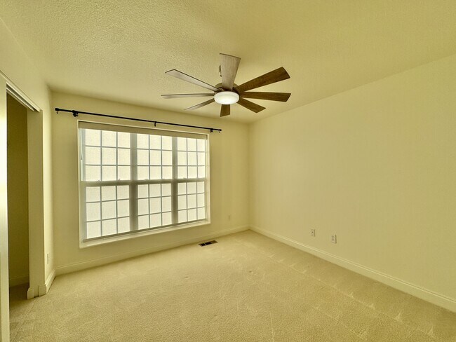 Building Photo - 220 Konawa Ln