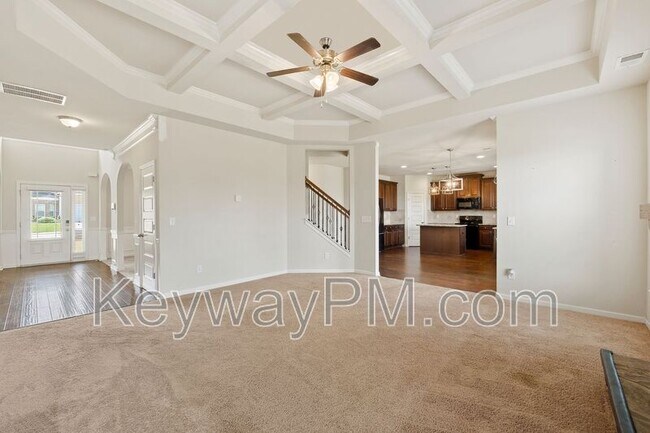 Building Photo - 5007 Vine Ln