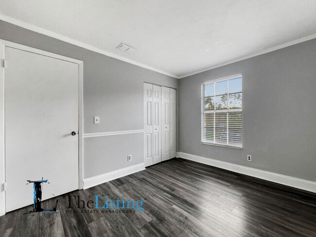 Building Photo - 11007 Summer Dr