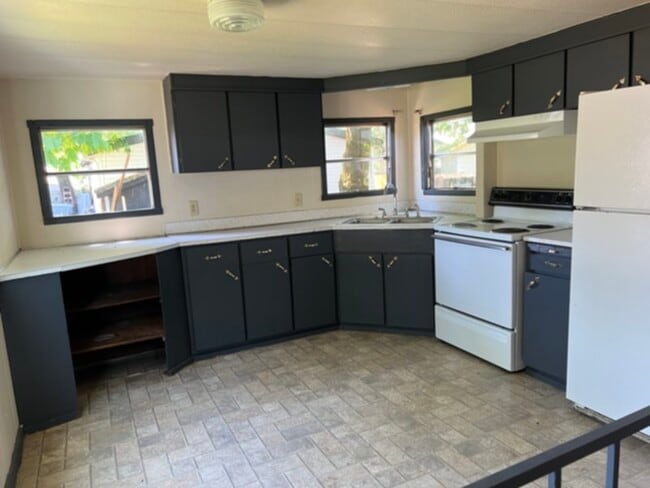 Building Photo - 1406 34th St