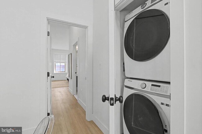 Building Photo - 120 N 3rd St