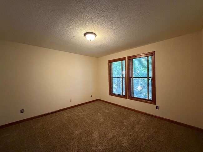 Building Photo - Beautiful 3 Bedroom Single Story Custom Home Plus Office Available Near Tramway Blvd NE & I-40!