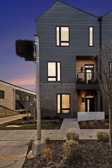 Building Photo - 5302 Elmwood Plz