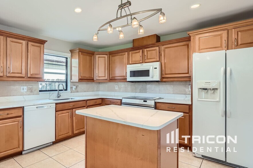 Building Photo - 5410 Friarsway Dr