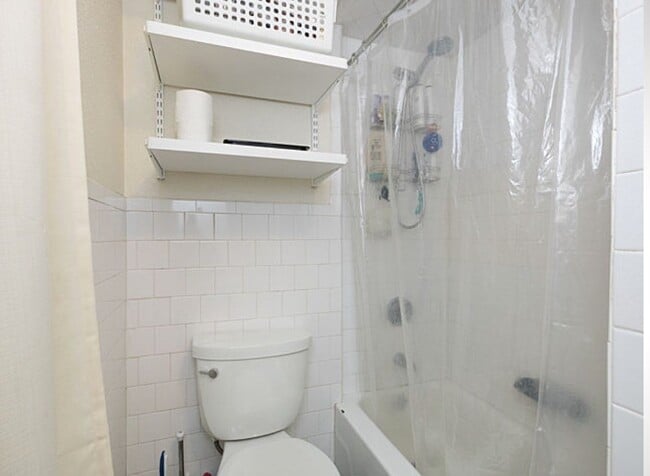 Building Photo - 94 W Cedar St