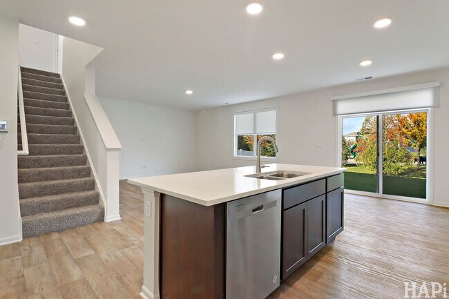 Building Photo - 2029 Magnolia Ln