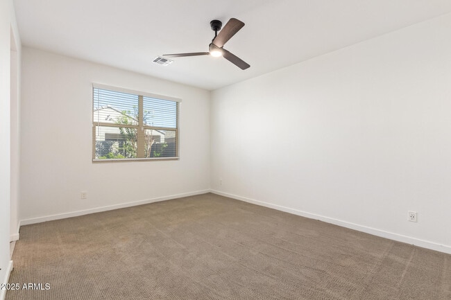 Building Photo - 40354 W Sunland Dr