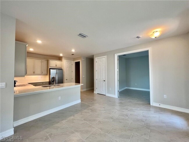 Building Photo - 850 Enbrook Lp