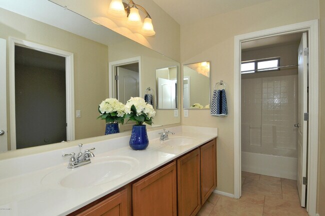 Building Photo - 4351 E Selena Dr