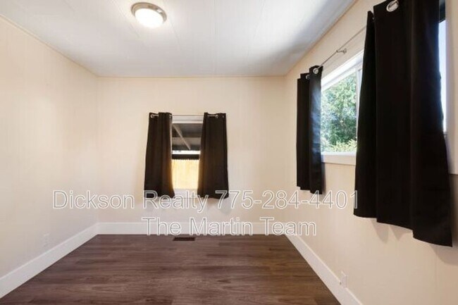 Building Photo - 309 4th St