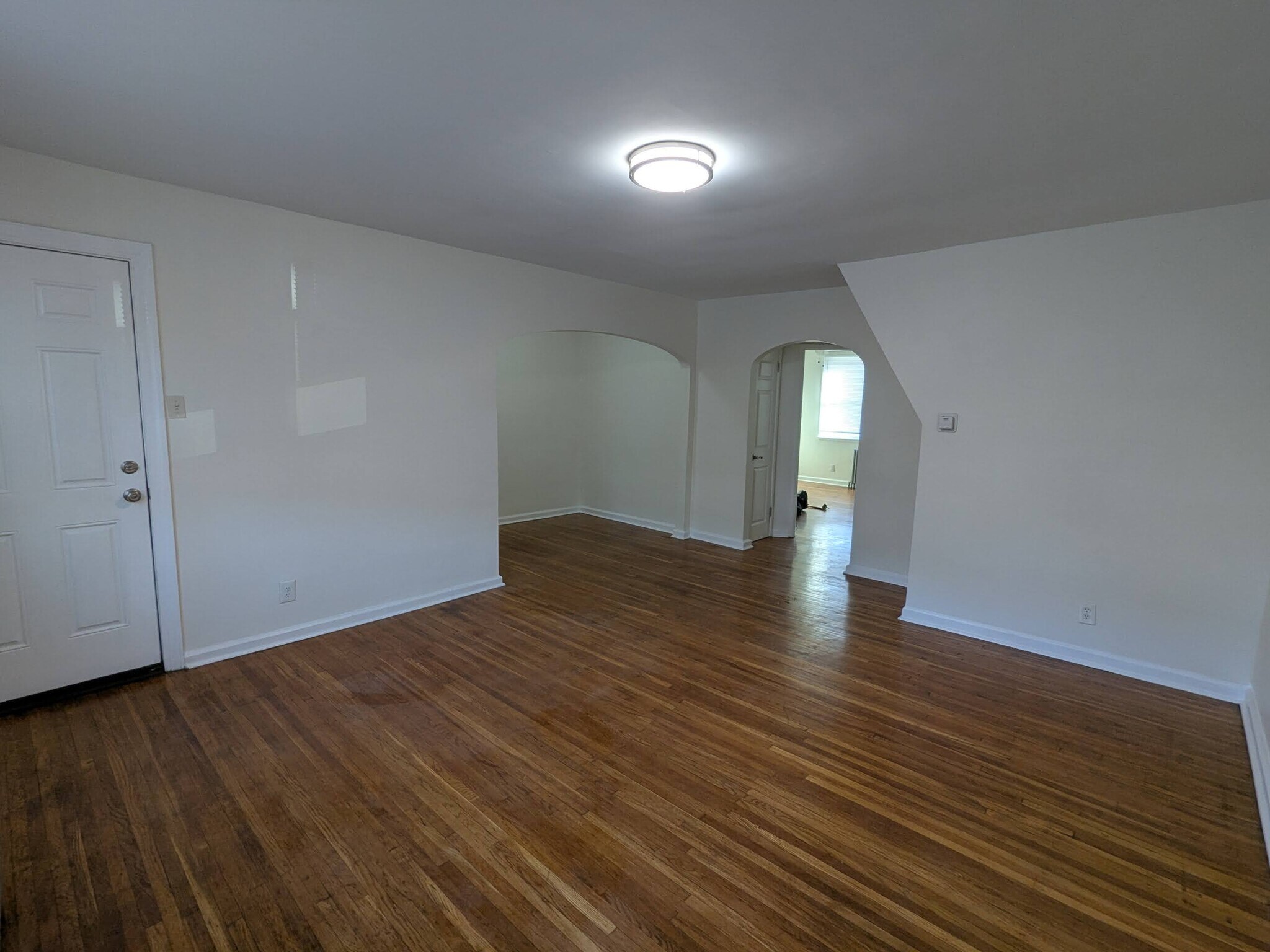 Living Room - 334 E Essex Ave