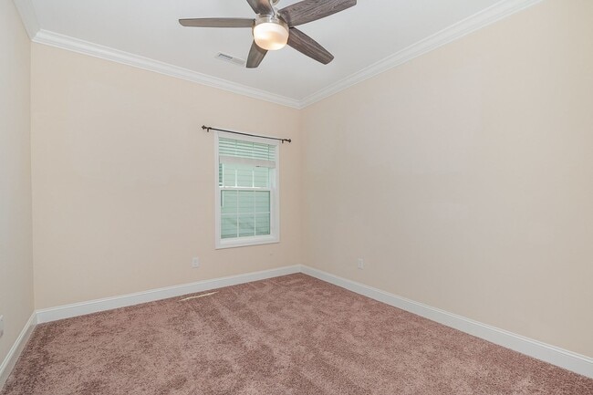 Building Photo - Gorgeous 5BR 3BA Home in Colfax