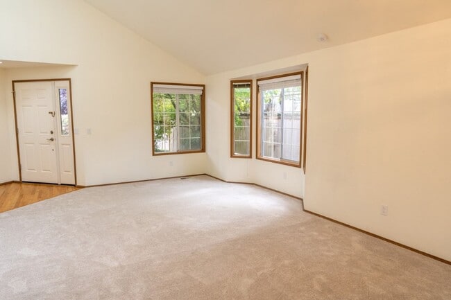 Building Photo - 3bd/2.25ba Sammamish House