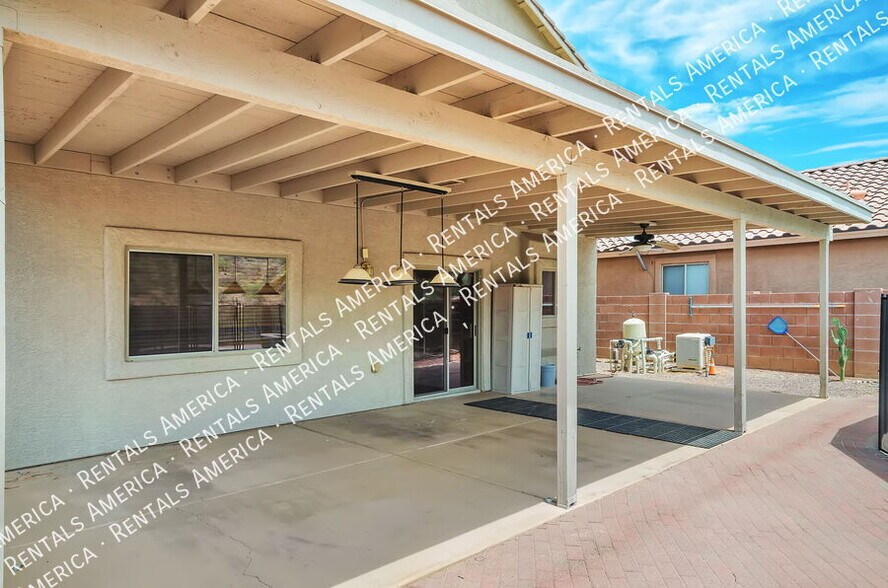 Building Photo - 60903 Silky Mane Dr